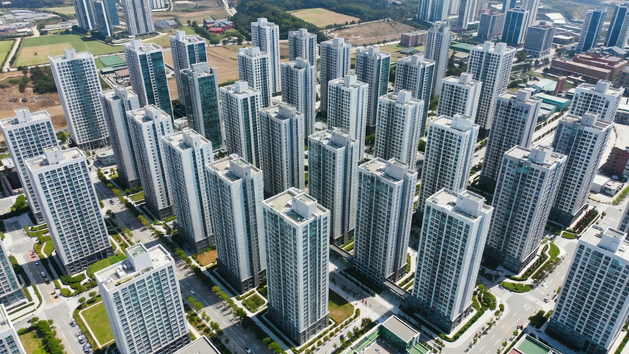 안산라프리모 단지의 전체 규모와 고층 아파트 전경